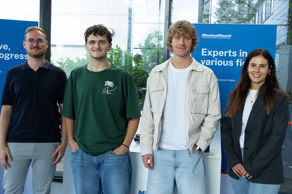 Group of new students with Apprenticeship Manager