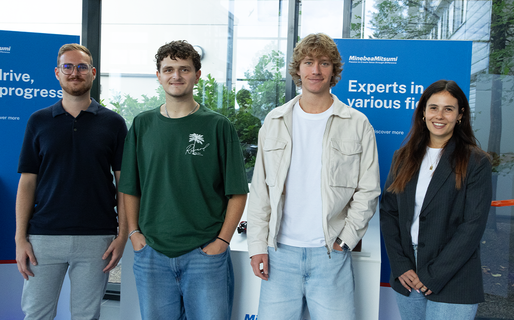 Group of new students with Apprenticeship Manager