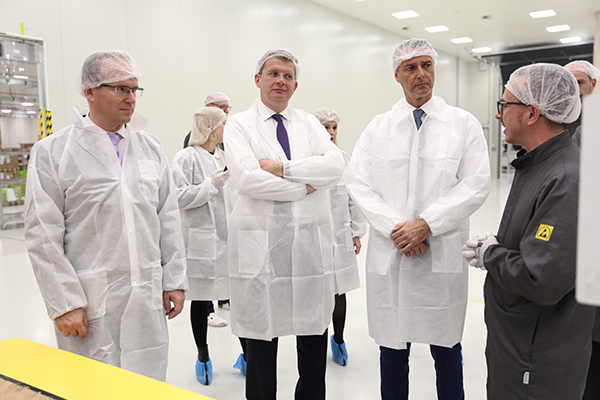 Ministry of Economy visits Minebea Slovakia s.r.o.